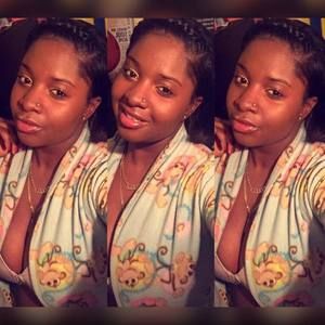 Meet your Posher, Michaela