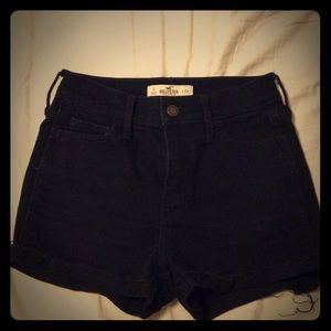 Black Hollister shorts