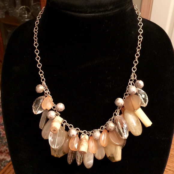 VINTAGE NY GOLD TONE MULTIPLE STONES NECKLACE