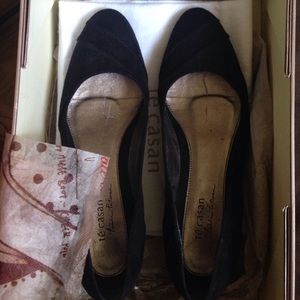 té casan Black Suede Flats