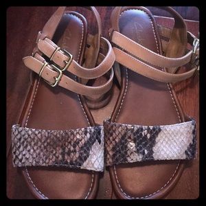 Beautiful Clarks sandals in excellent condition.