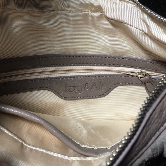 IZZY&ALI - Picture 2 of 2