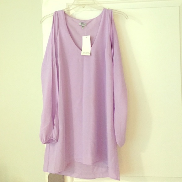Lavender dress with open sleeves