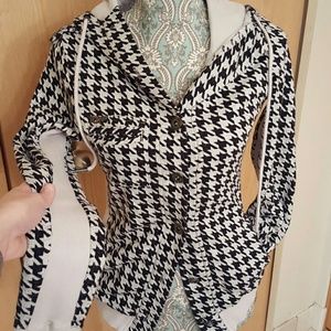 Fox Button Up Hooded Jacket Size Medium