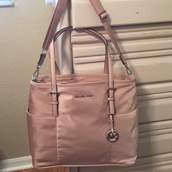 🆕Michael Kors BABY DIAPER BAG in Pink nylon. NWT - Picture 2 of 4