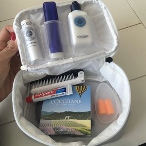 L'OCCITANE traveling set