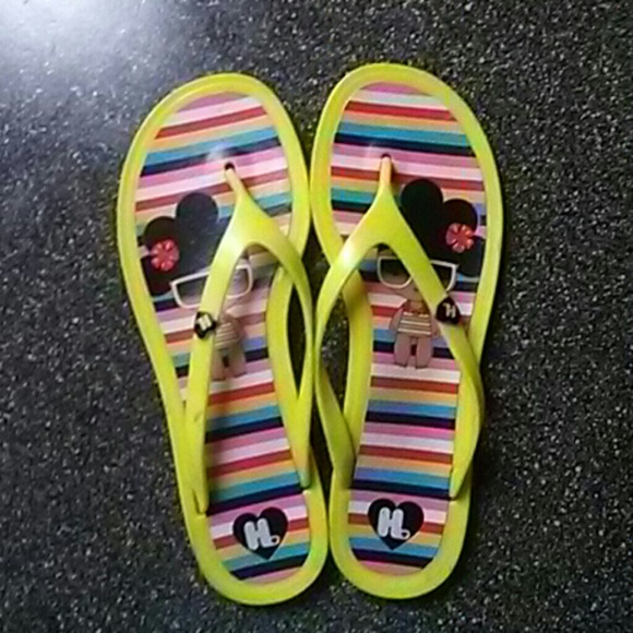 Harajuku Lovers flip flops