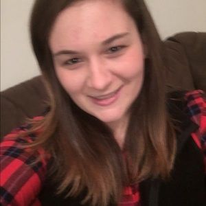 Meet your Posher, Caitlyn