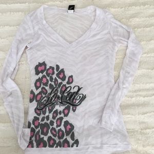 White v-neck long sleeve