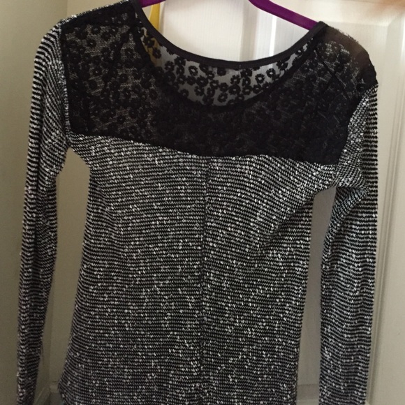 Black and white sheet back top - Picture 3 of 4