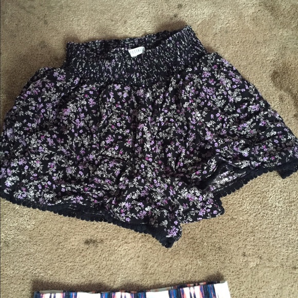 Ruffle soft shorts