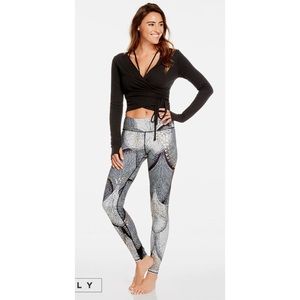 NWT Fabletics Foiled Flurry Legging