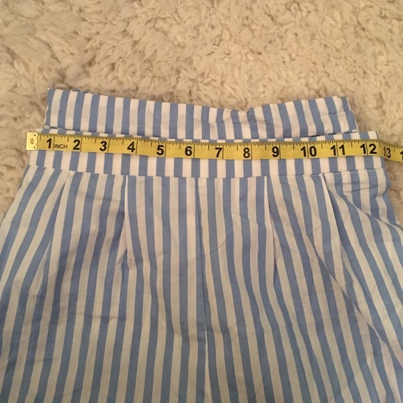 Striped top and shorts - Picture 4 of 4