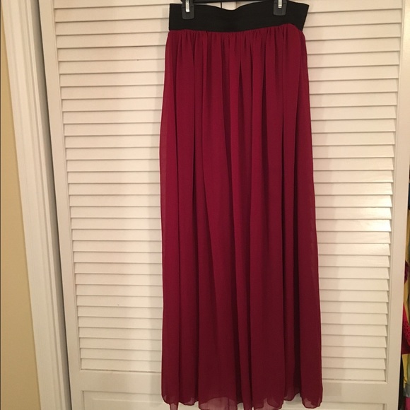 Flowy maxi skirt