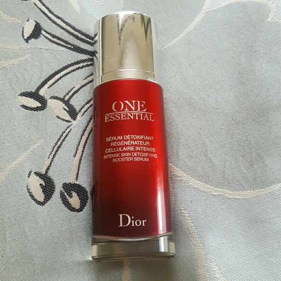 Dior one essential serum