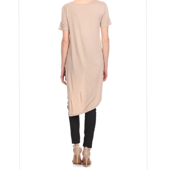 🌺 Solid asymmetrical jersey knit tee - Picture 2 of 4