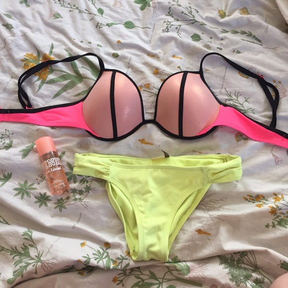PINK VICTORIA SECRET AND PACSUN BUNDLE