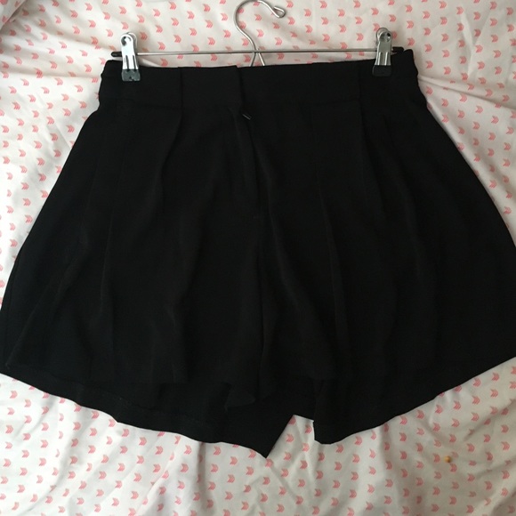 Jennifer Lopez high waisted shorts