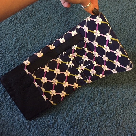 New Vera Bradley euro wallet in floral nightingale - Picture 4 of 4