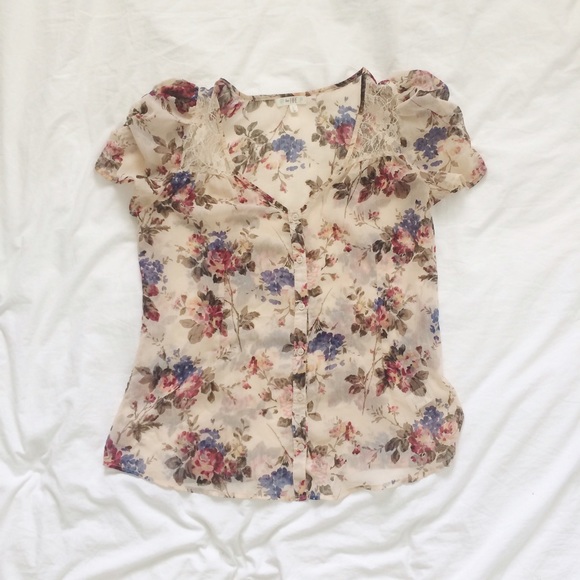 Nordstrom BP/ Love Fire floral blouse w/ lace