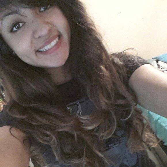 Meet your Posher, Mayra - Picture 1 of 1