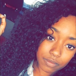 Meet your Posher, Domonique