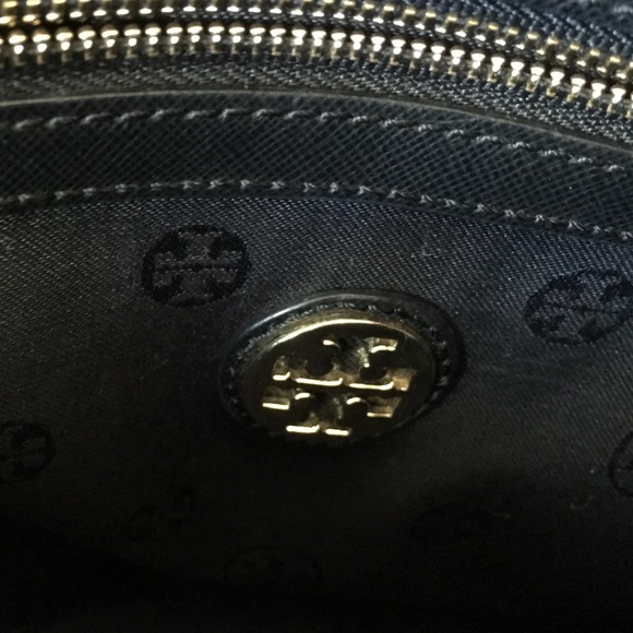 🚨 FINAL SALE 🚨Tory Burch Robinson satchel 👜✨ - Picture 3 of 4