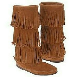 MINNETONKA BOOTS