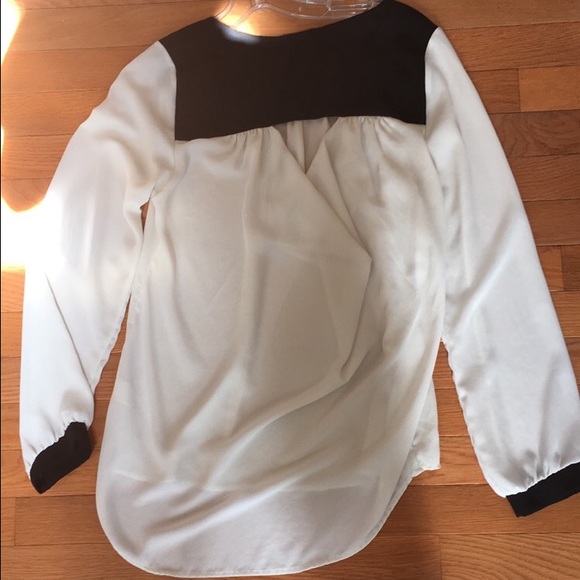 Blouse ✨ - Picture 2 of 3
