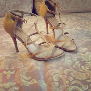 Zara tan suede heels
