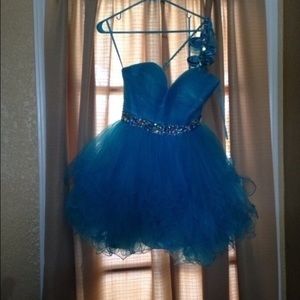 brand new tags still attached just want it gone