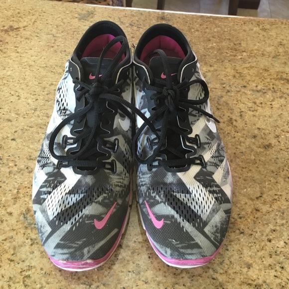 Nikes free 5.0