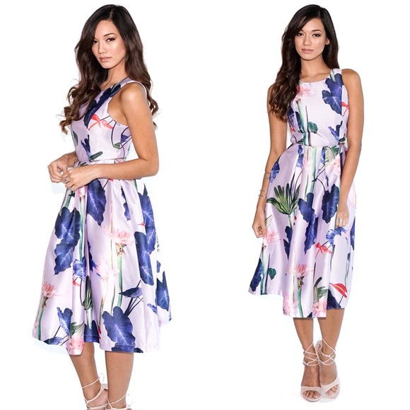 ▫️SALE▫️FLORAL FLARED OPEN BACK MIDI DRESS - Picture 3 of 3