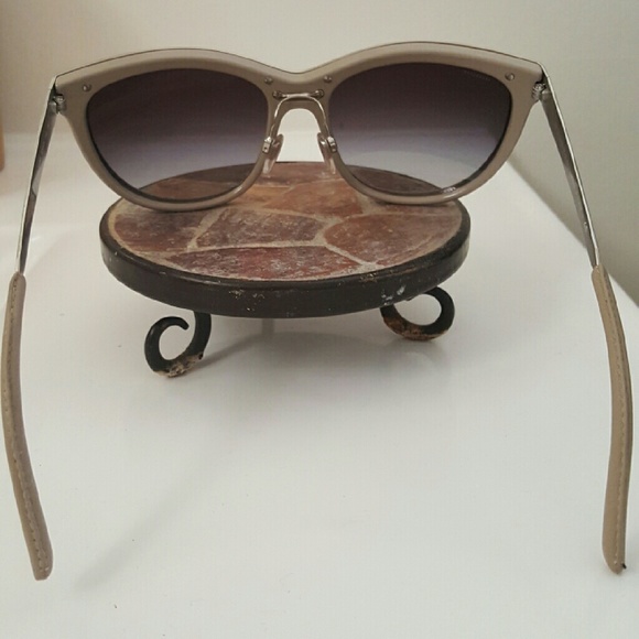 Burberry sunglasses - Picture 3 of 4