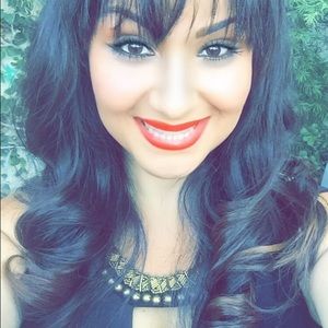 Meet your Posher, Vanessa