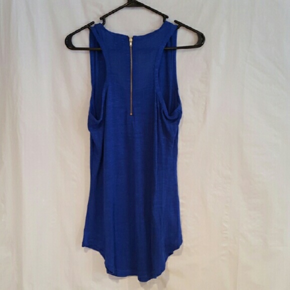 Blue Tank - Picture 2 of 3