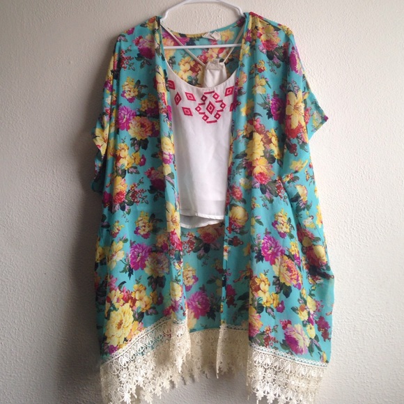 Floral Kimono w/ Lace