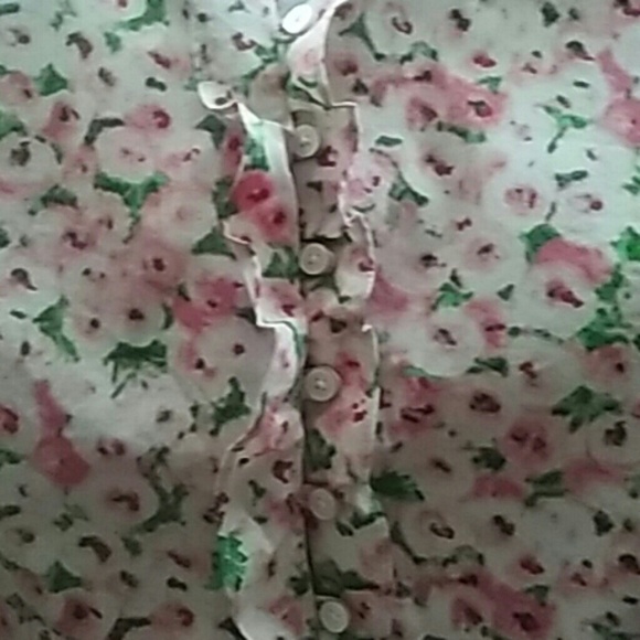 Talbots petite floral popover blouse. - Picture 3 of 4