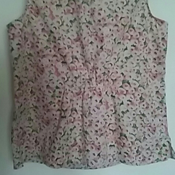 Talbots petite floral popover blouse. - Picture 4 of 4