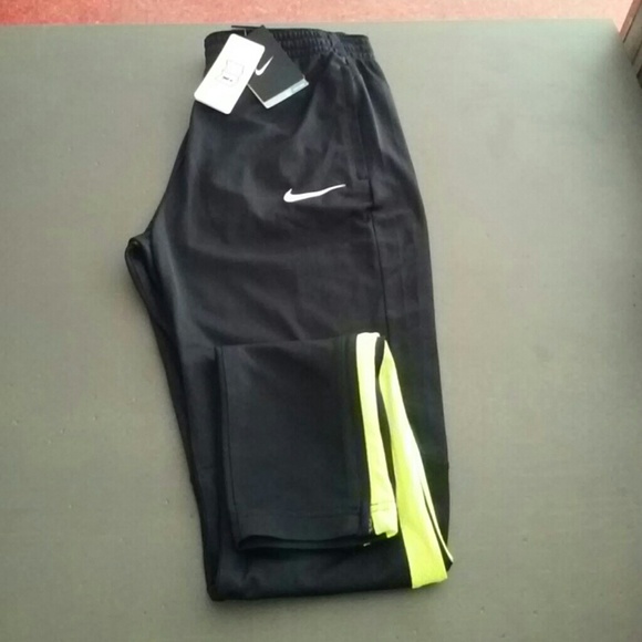 Nike sweatpants - Picture 2 of 2