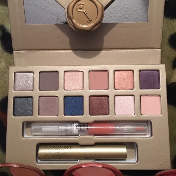 Sold!‼️🎉 - Picture 2 of 2