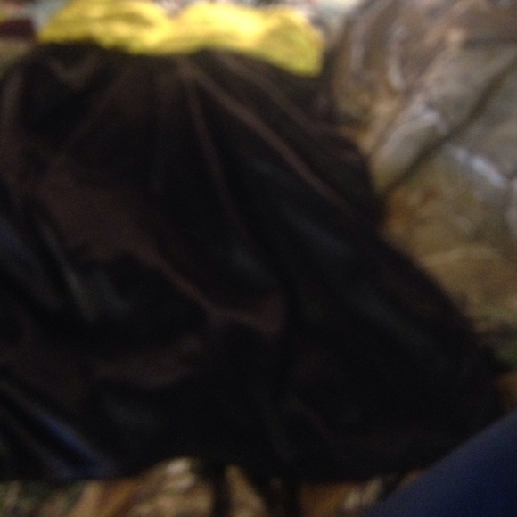 Short black dress - Picture 3 of 3