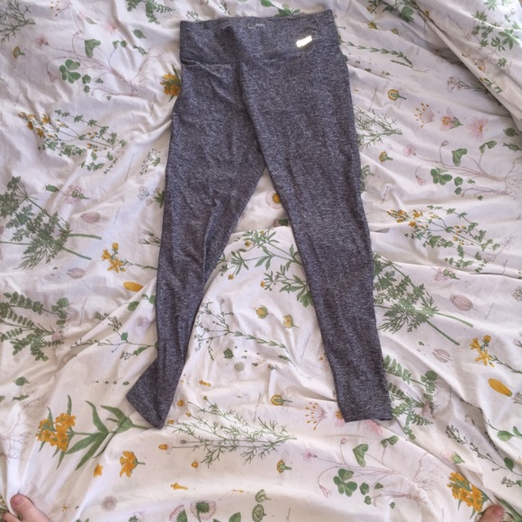 VICTORIA SECRET ATHLETIC LEGGINGS