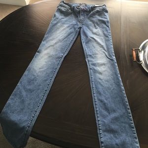 Guess low rise straight leg size 30