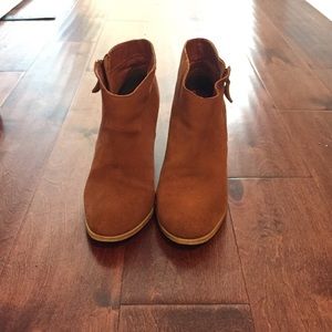 Ecote size 8 brown booties