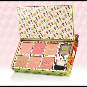 PRICE DROP🎉HP Best in makeup!Benefit SWEET SPOT💋