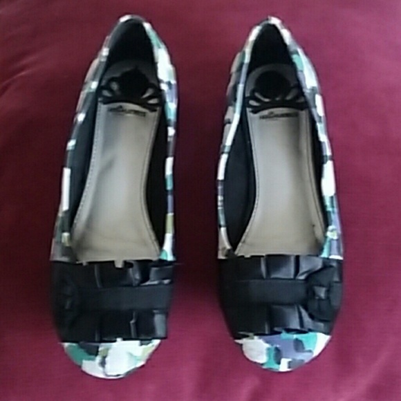 Fergalicious  Flats - Picture 1 of 1