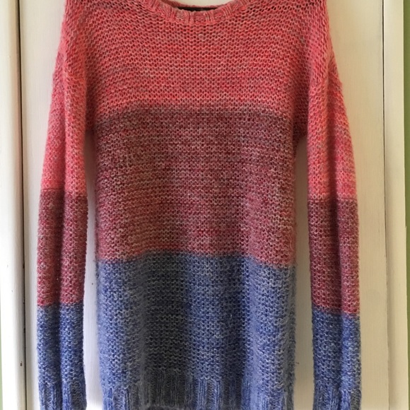 Two sweaters - Picture 3 of 4