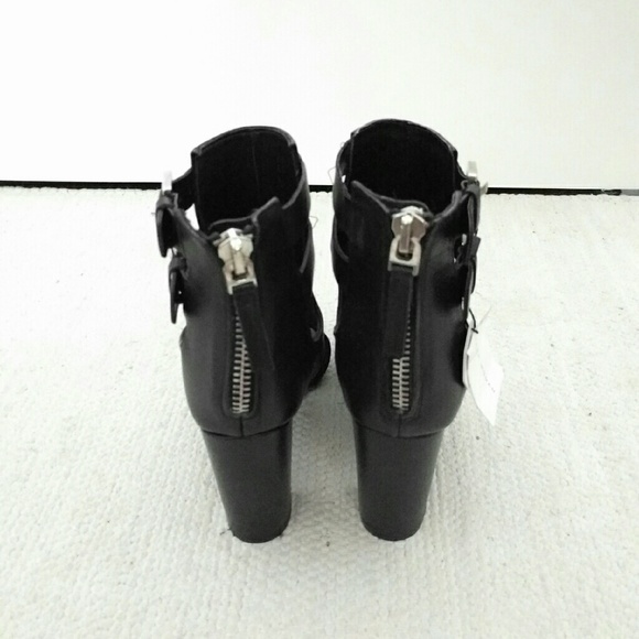 ⛔SOLD⛔ Black Leather Zara Cut-Out Booties - Picture 3 of 4