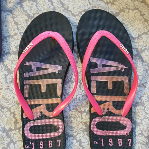 Aeropostale flip flops - Picture 1 of 1
